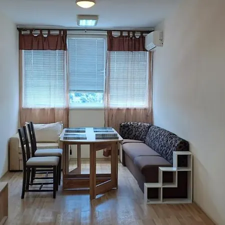 Tanya's Flat 公寓